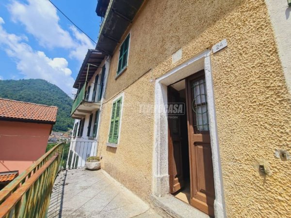 casa indipendente in vendita a Schignano