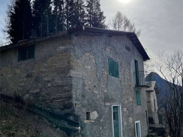 casa indipendente in vendita a Schignano