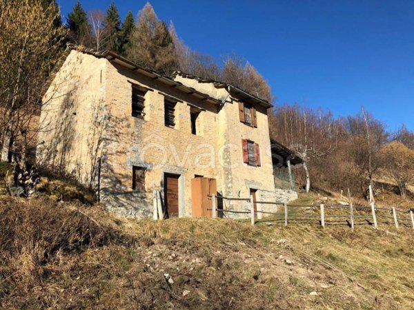 casa indipendente in vendita a Schignano