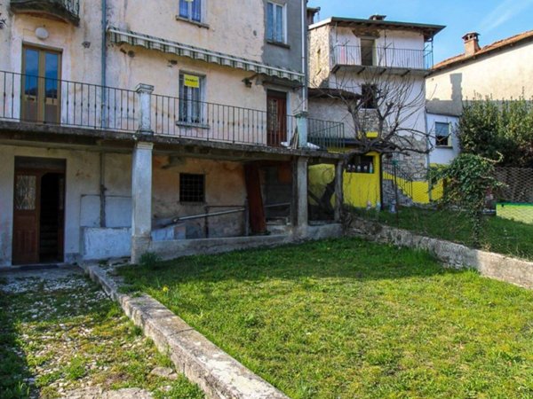 casa indipendente in vendita a Schignano