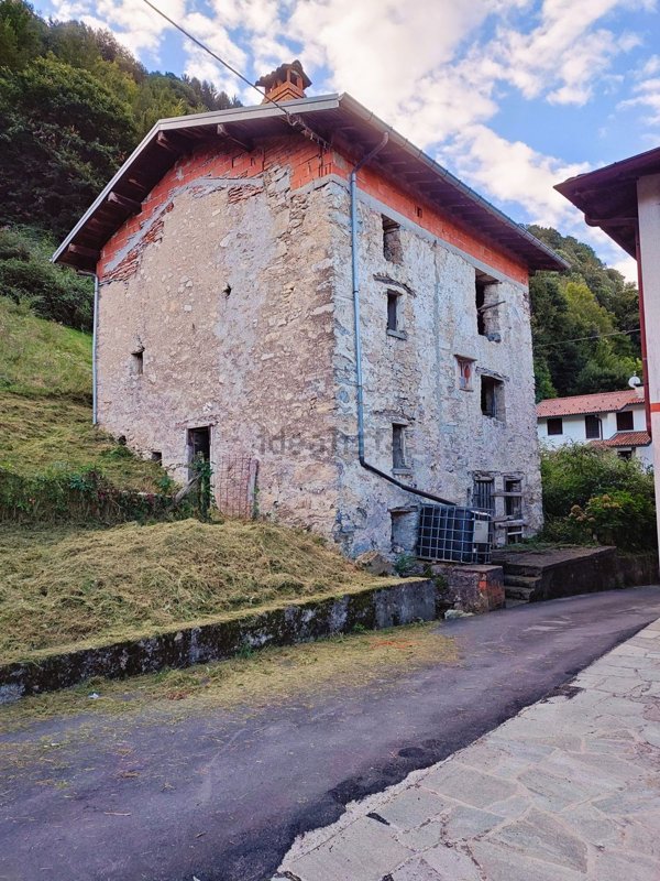 casale in vendita a Schignano