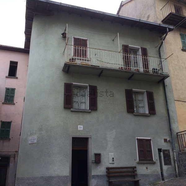casa indipendente in vendita a Schignano