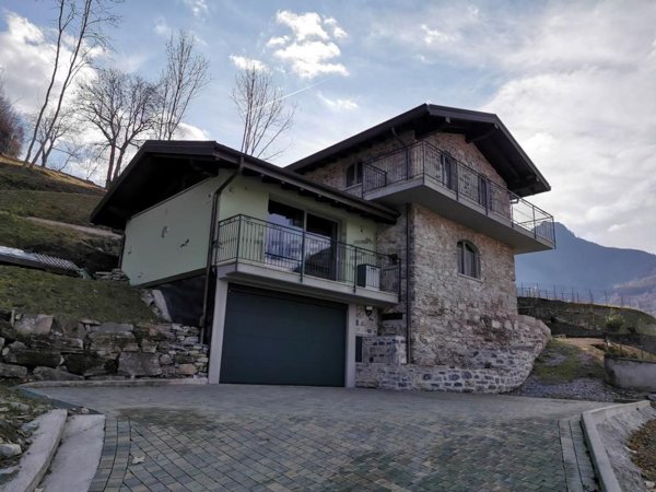 casa indipendente in vendita a Schignano