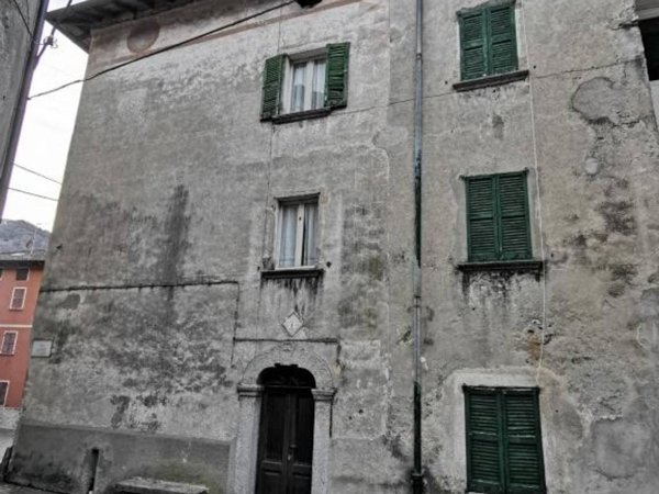 casa indipendente in vendita a Schignano