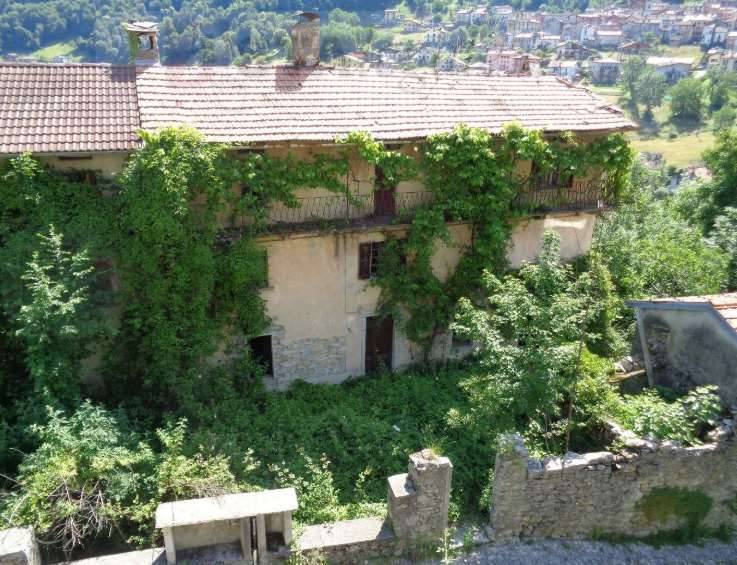 casale in vendita a Schignano in zona Auvrascio
