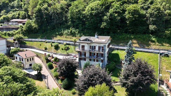 casa indipendente in vendita a Schignano