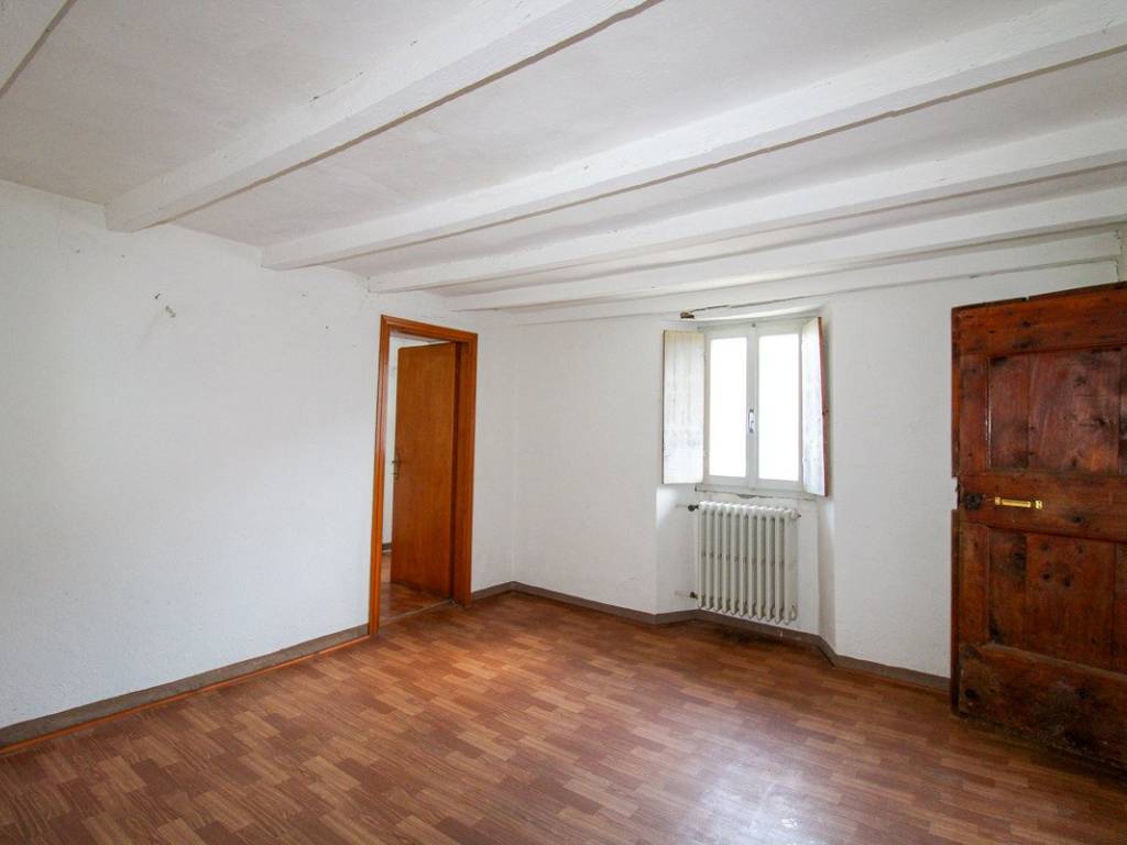 casa indipendente in vendita a Schignano in zona Occagno