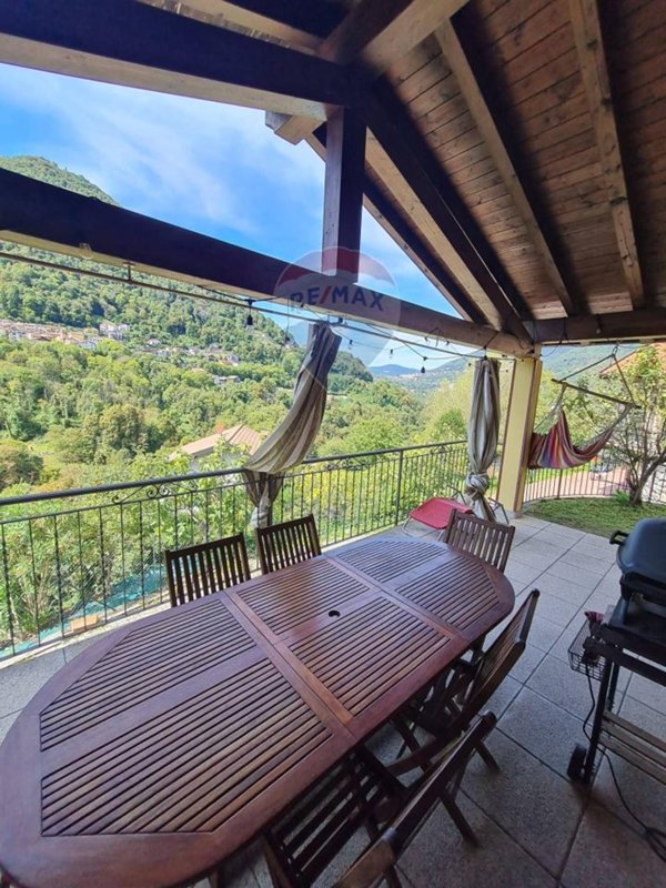 appartamento in vendita a Schignano