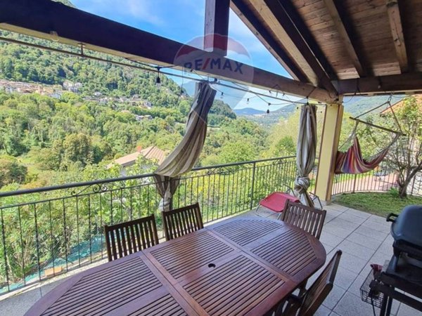 appartamento in vendita a Schignano