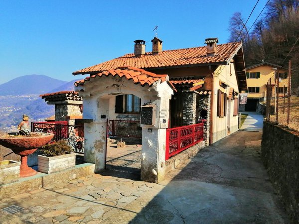 casa indipendente in vendita a Schignano