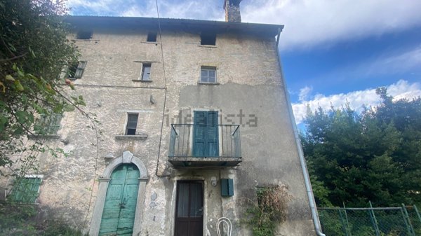 casale in vendita a Schignano