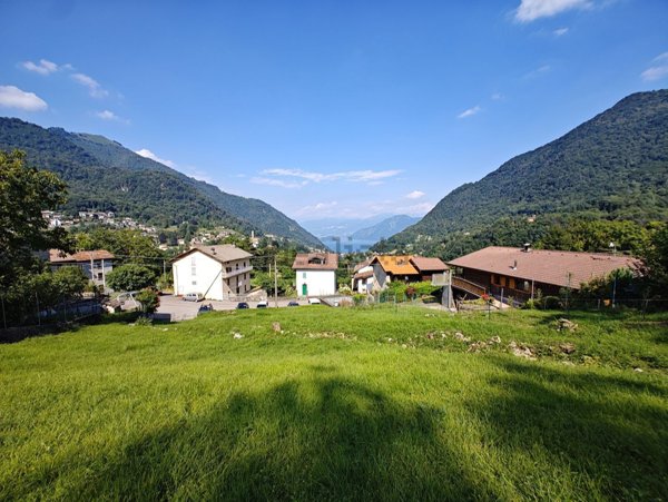 casa indipendente in vendita a Schignano