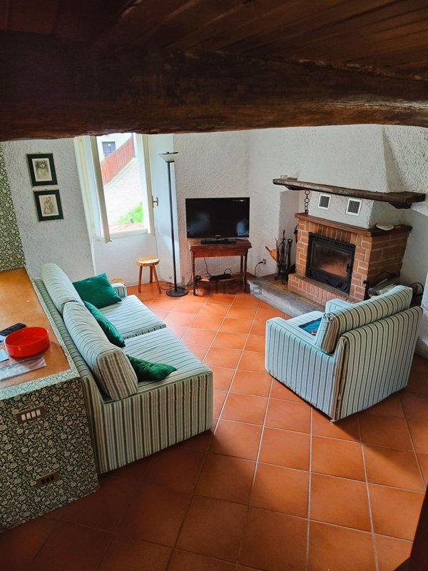 casa indipendente in vendita a Schignano