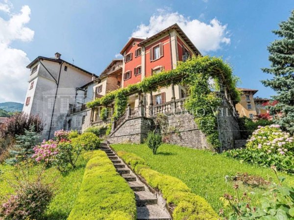 casa indipendente in vendita a Schignano in zona Occagno