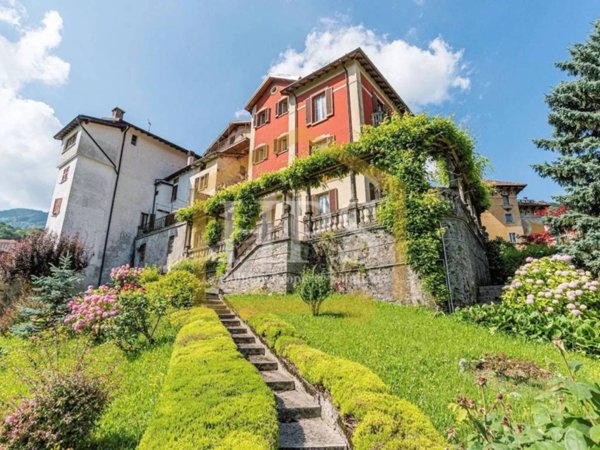 casa indipendente in vendita a Schignano in zona Occagno