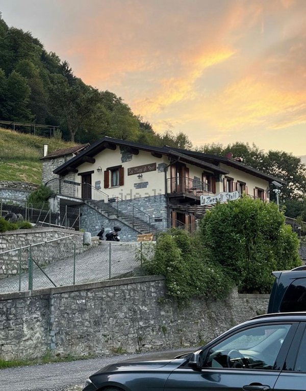 casa indipendente in vendita a Schignano