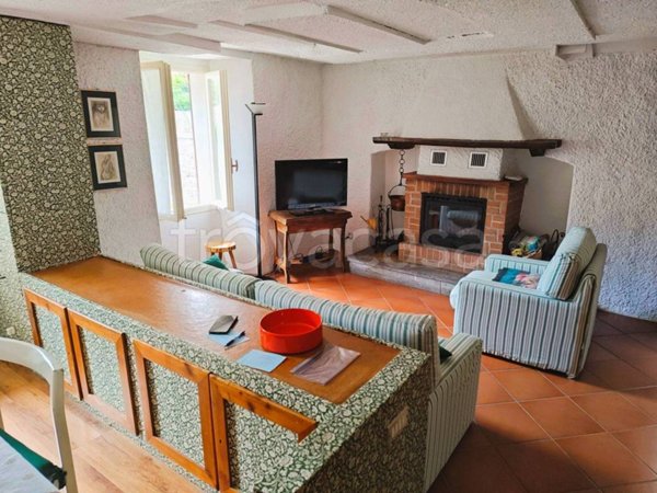 casa indipendente in vendita a Schignano