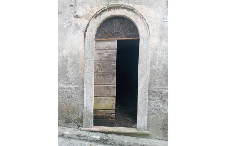 casa semindipendente in vendita a Schignano in zona Occagno