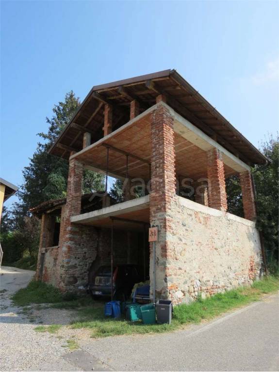 casa indipendente in vendita a Senna Comasco