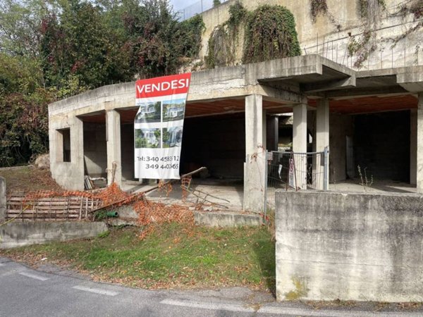 appartamento in vendita a Senna Comasco