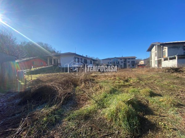 terreno edificabile in vendita a Senna Comasco in zona Navedano