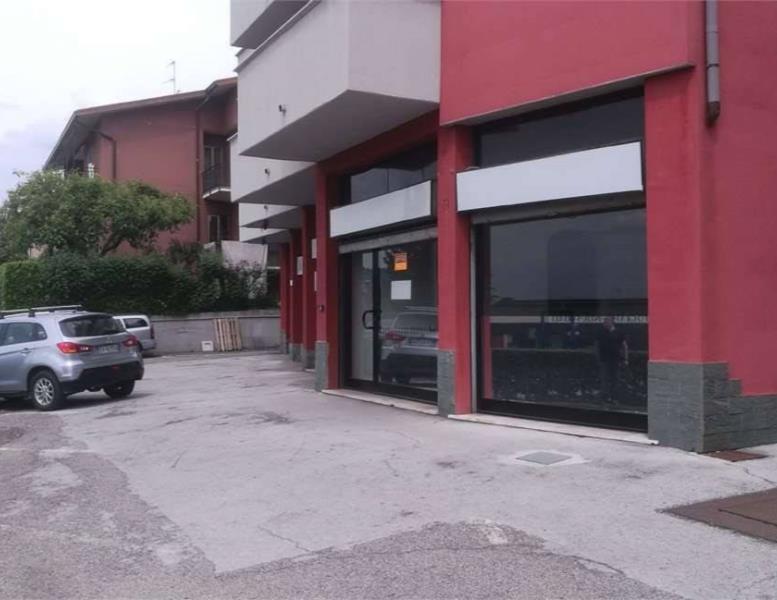 trivano in vendita a Senna Comasco