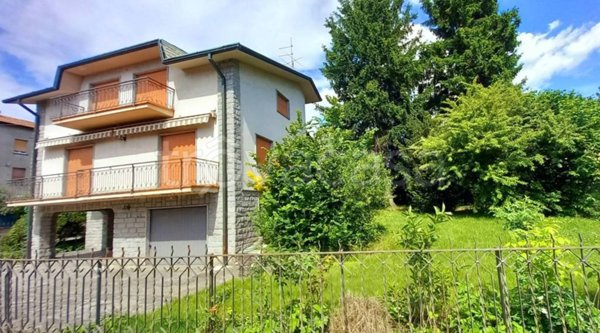casa indipendente in vendita a Senna Comasco