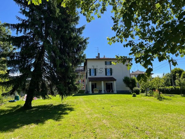 casa indipendente in vendita a Senna Comasco