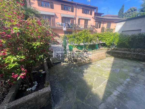 appartamento in vendita a Senna Comasco