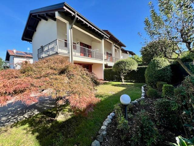 casa indipendente in vendita a Senna Comasco