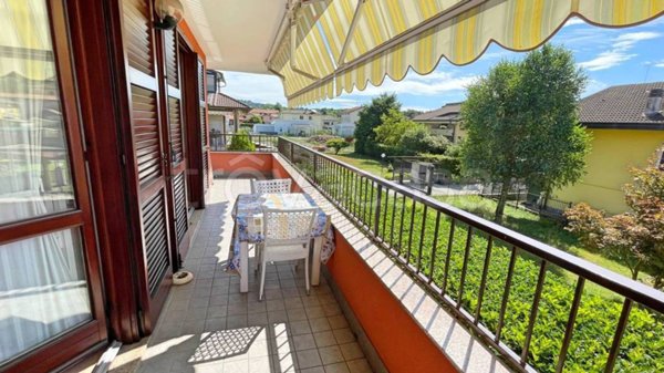 appartamento in vendita a Senna Comasco in zona Navedano