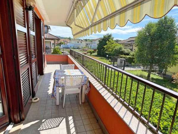 appartamento in vendita a Senna Comasco in zona Navedano