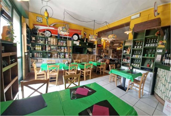 negozio in vendita a Senna Comasco