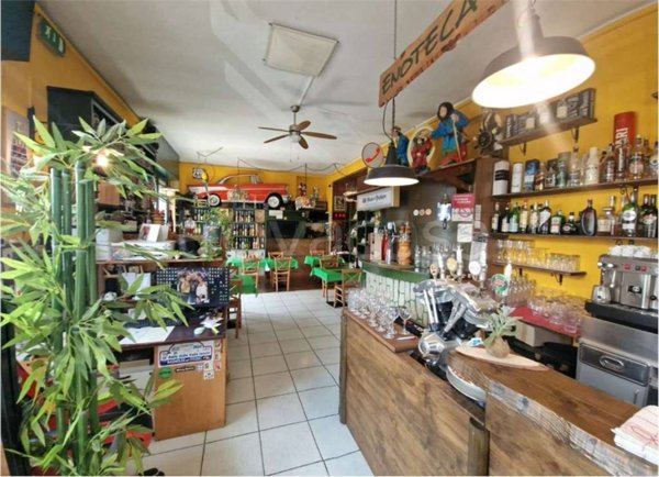 negozio in vendita a Senna Comasco