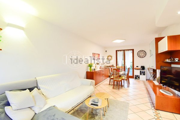 appartamento in vendita a Senna Comasco