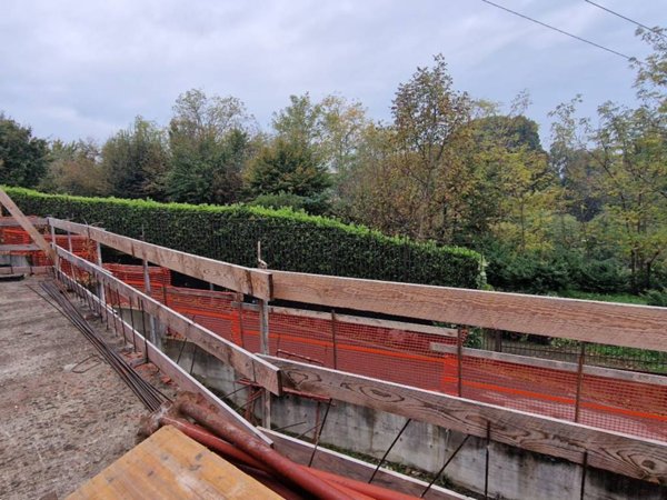 casa indipendente in vendita a Senna Comasco