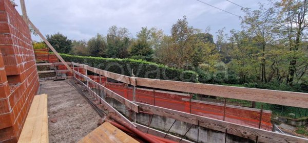 casa indipendente in vendita a Senna Comasco