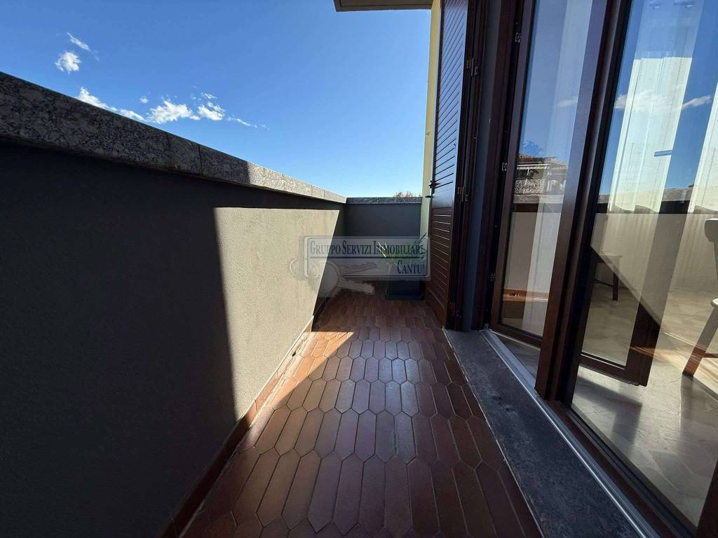 appartamento in vendita a Senna Comasco