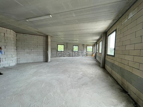 ufficio in vendita a Senna Comasco