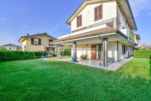 appartamento in vendita a Senna Comasco