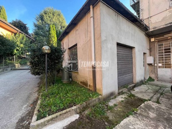 locale commerciale in vendita a Senna Comasco