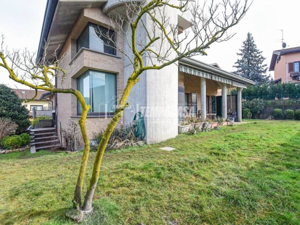 casa indipendente in vendita a Senna Comasco