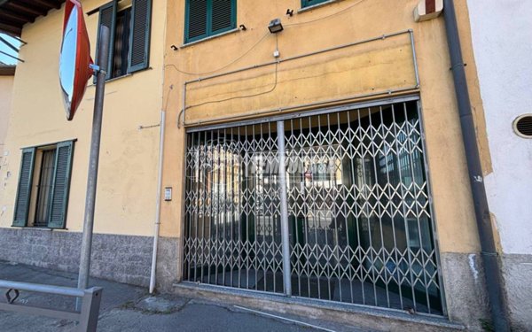 negozio in vendita a Senna Comasco