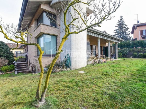 casa indipendente in vendita a Senna Comasco