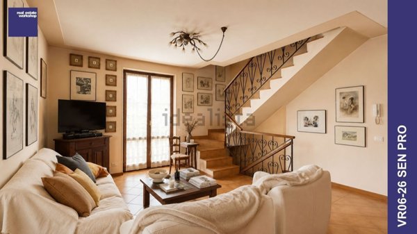 casa indipendente in vendita a Senna Comasco in zona Navedano