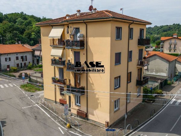 appartamento in vendita a Senna Comasco in zona Navedano