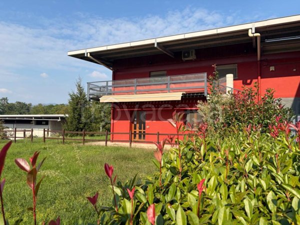 azienda agricola in vendita a Senna Comasco in zona Navedano