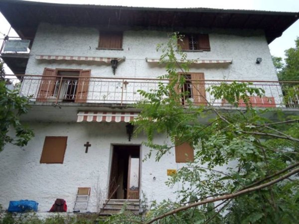 casa indipendente in vendita a Sorico