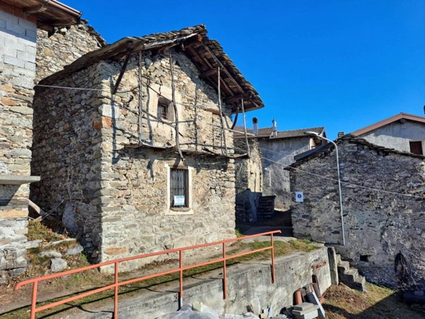 casa indipendente in vendita a Sorico in zona Bugiallo