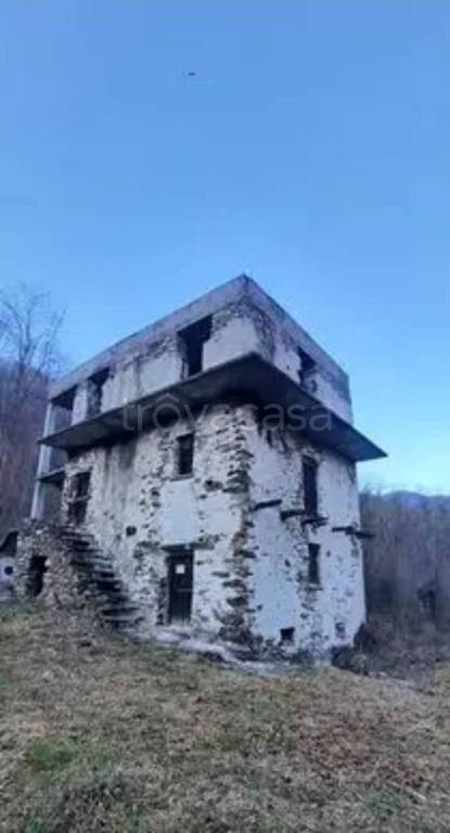 appartamento in vendita a Sorico in zona Albonico